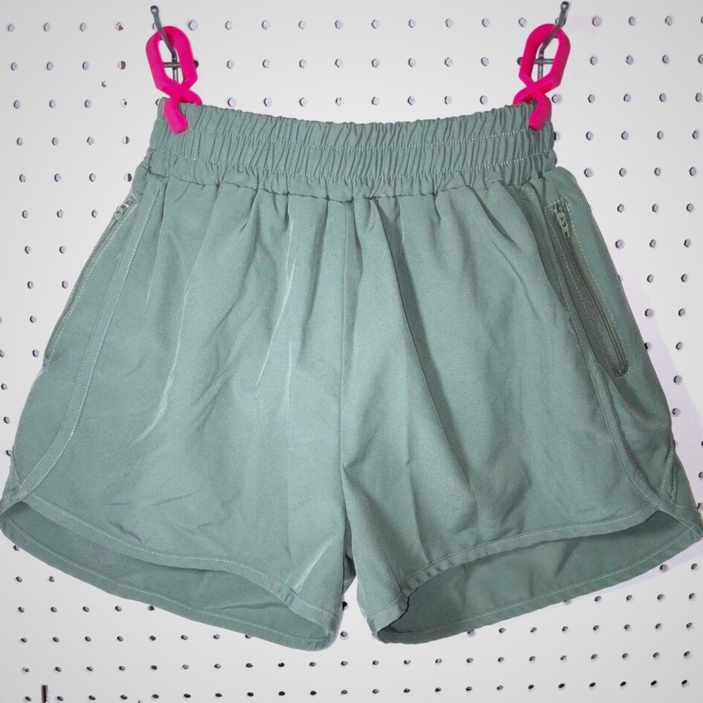 Doublju Ruffled Elastic High Waisted Olive Khaki Green Shorts w/Zipper‎ Pocket M